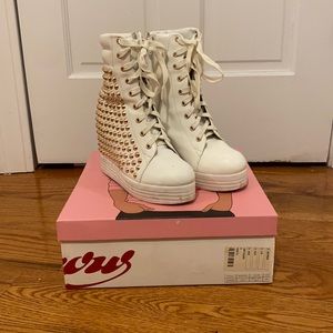 Jeffrey Campbell Plaster Pyramid Stud Platform Boot White/Rose Gold